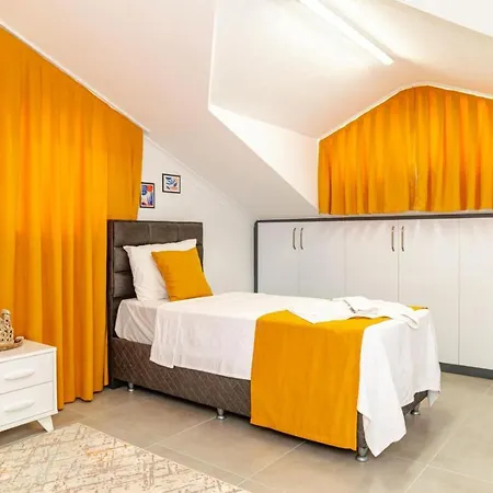 4 Bedroom In Hisaroenue Oeluedeniz- Gold Rose