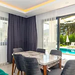 4 Bedroom In Hisaroenue Oeluedeniz- Gold Rose Villa Fethiye