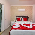 빌라 4 Bedroom In Hisaroenue Oeluedeniz- Gold Rose *