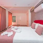Villa 4 Bedroom In Hisaroenue Oeluedeniz- Gold Rose