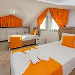 빌라 4 Bedroom In Hisaroenue Oeluedeniz- Gold Rose 페티예