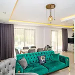 Villa 4 Bedroom In Hisaroenue Oeluedeniz- Gold Rose Fethiye