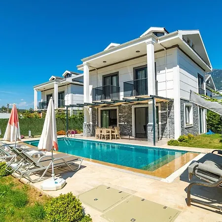 4 Bedroom In Hisaroenue Oeluedeniz- Gold Rose 빌라 페티예