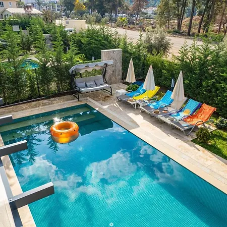 4 Bedroom In Hisaroenue Oeluedeniz- Gold Rose Villa Fethiye