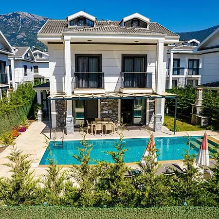 4 Bedroom In Hisaroenue Oeluedeniz- Gold Rose * フェティエ