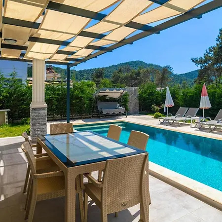 ヴィラ 4 Bedroom In Hisaroenue Oeluedeniz- Gold Rose *