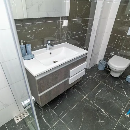 Villa 4 Bedroom In Hisaroenue Oeluedeniz- Gold Rose Fethiye