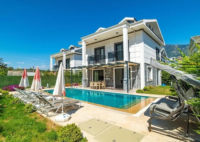 4 Bedroom In Hisaroenue Oeluedeniz- Gold Rose Villa Fethiye