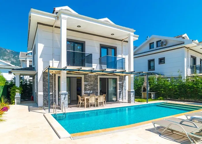 Villa 4 Bedroom In Hisaroenue Oeluedeniz- Gold Rose Fethiye